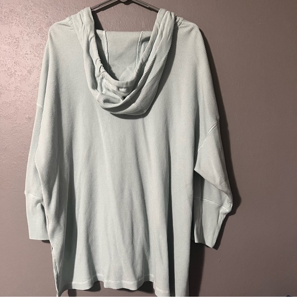 Calvin Klein performance long sleeve - Picture 2 of 3